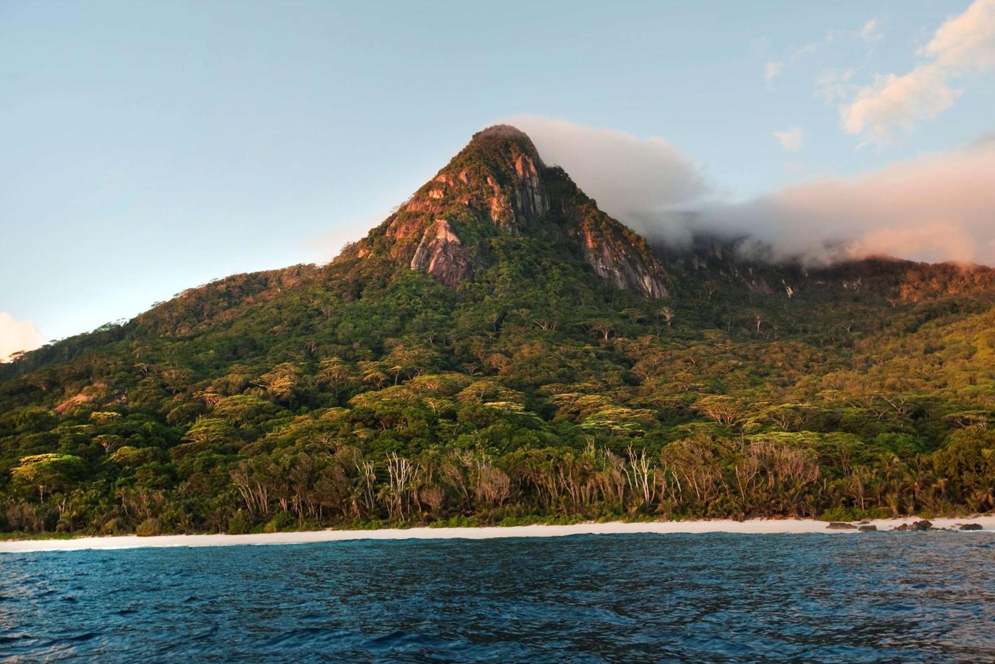 Hilton Seychelles Labriz Resort & Spa La Passe Exterior photo